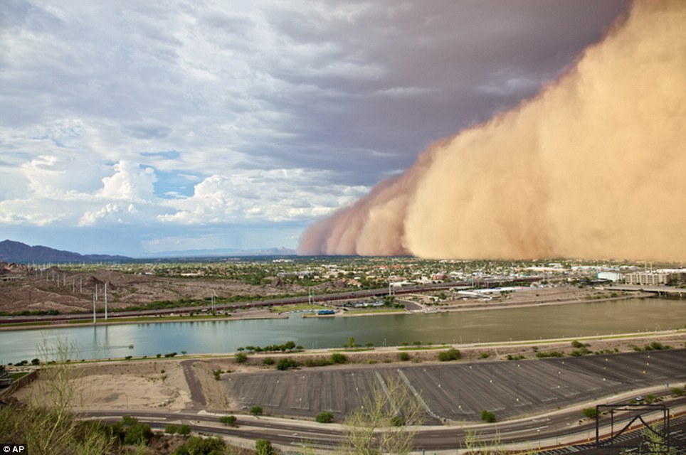 Arizona Dust Storm Cuts Power 