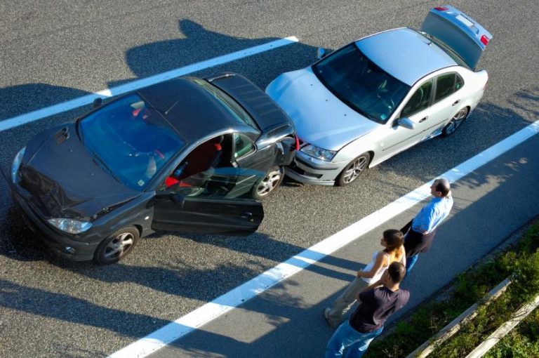 Hiring a Helping Hand: 5 Ways a Car Accident Lawyer Can Help You